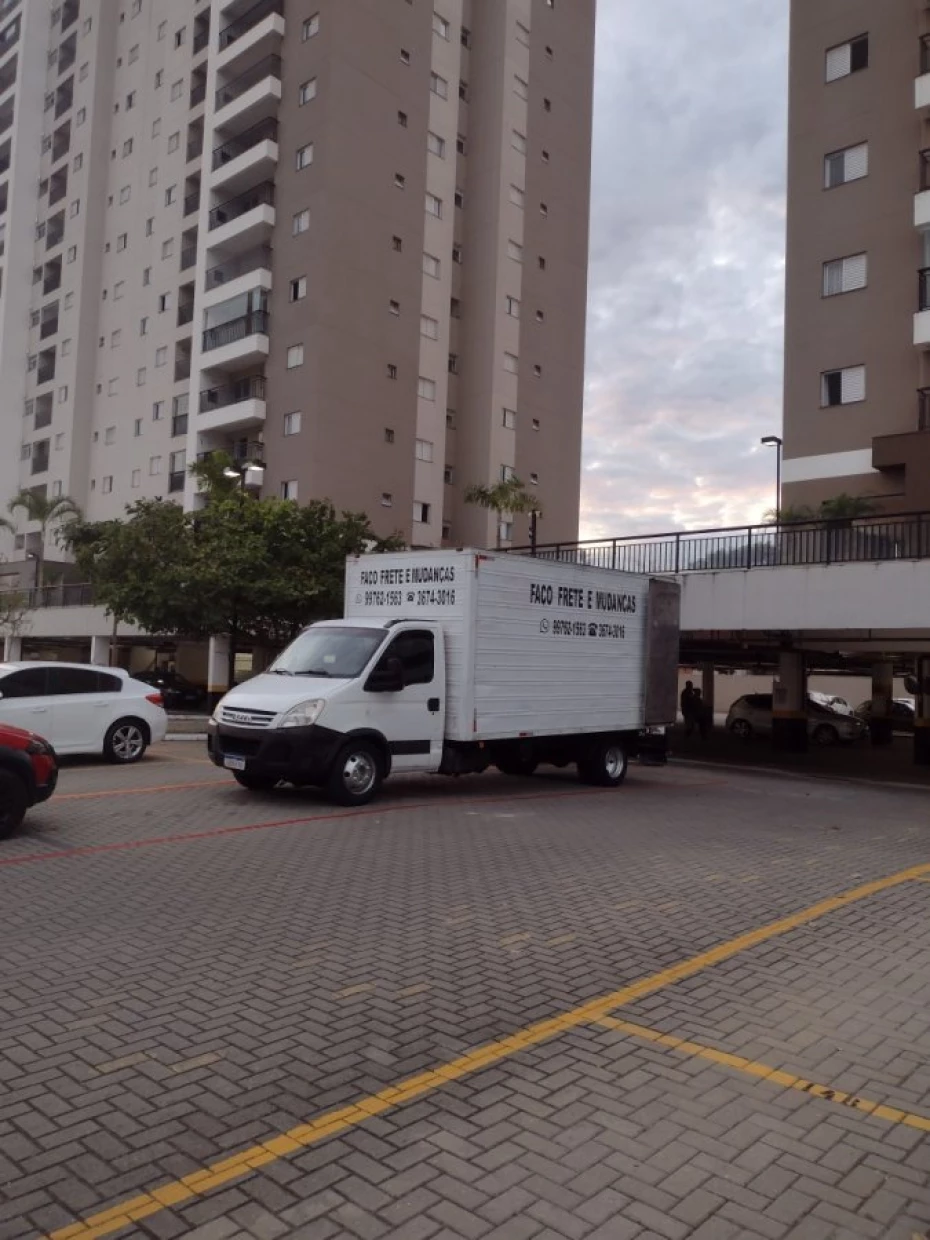 Foto 15:  — Helson Mudanças & Fretes Taubaté-sp